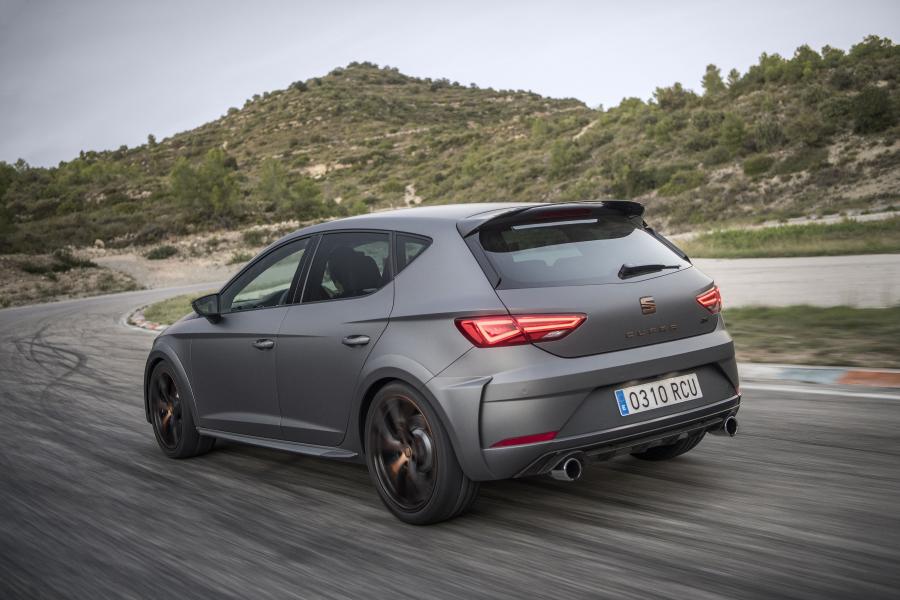  Seat Leon Cupra R (5F) 2017 года  (WW) (фото 15 из 40)